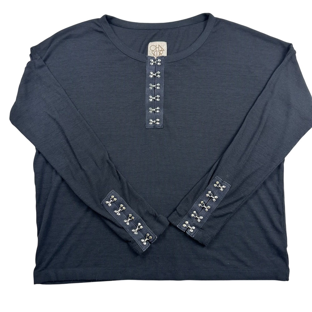 CHASER Black Ribbed‎ Knit Long Sleeve Top Hook & Eye Accents Womens